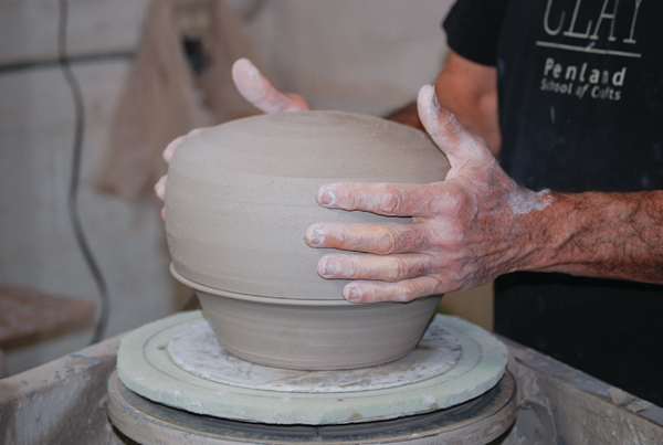 6 Place the lid on the base and let it firm up before attaching a handle.