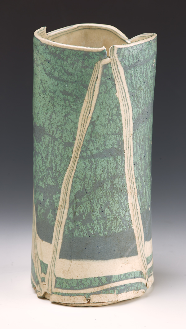 6 Vase, 7 in. (18 cm) in height, porcelain, 2018. Photo: Jonathan Smith. 