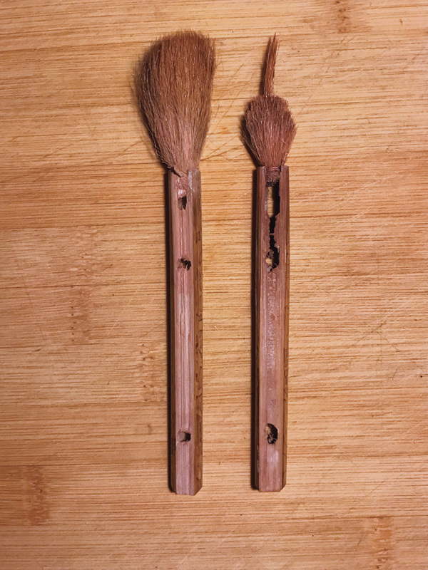 1 Bigger brushes can be trimmed so that they can hold a lot of material and produce long, fluid strokes.