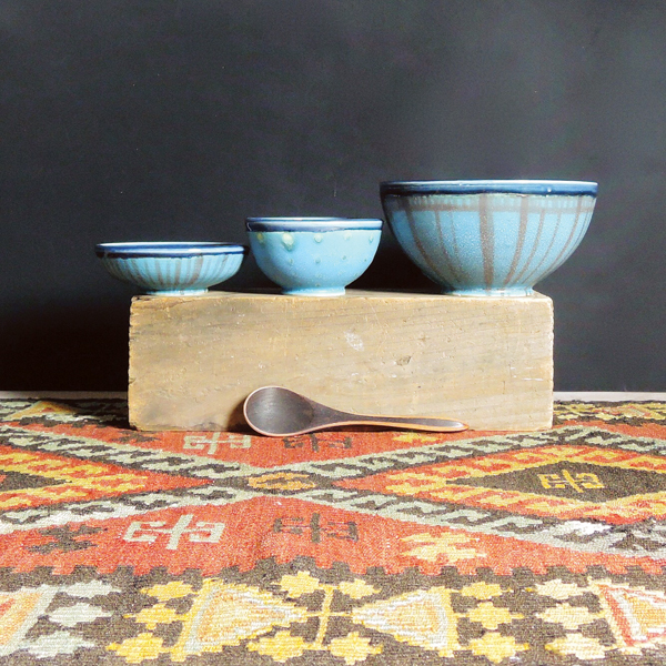 10 Elizabeth Louden’s bowls, to 31/2 in. (9 cm) in height, porcelain, electric fired to cone 5, 2017. 