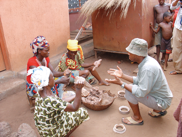  5 Left to Right: Angeline Okoro, Grace Ugwoke, Uzor Amaka Ugwoke, and Clive Sithole, Umuoyo Esimba Nrobo, Enugu State, Nigeria, April 2005. Photo: Eugene Skeef. 