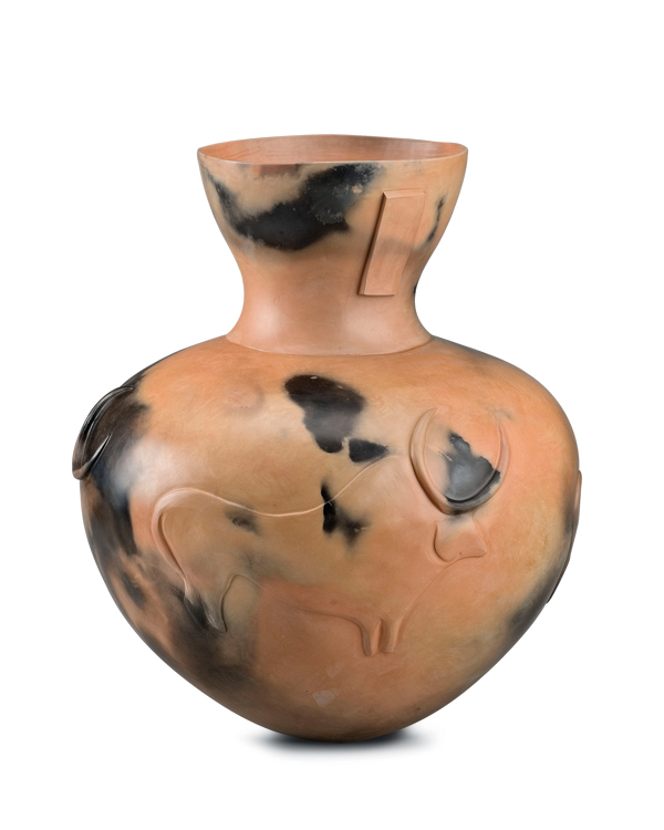 Uphiso, 2007, 18 in. (46 cm) in height. Sidney and Louis Eskenazi Museum of Art, Museum purchase with funds from the Class of 1949 Endowed Curatorship for the Arts of Africa, Oceania, and the Americas, 2007.15. Photo: Michael Cavanagh and Kevin Montague, courtesy Eskenazi Museum of Art, Indiana University Bloomington