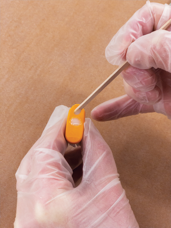 4 Attach the handle into the drilled hole using epoxy or CA glue.