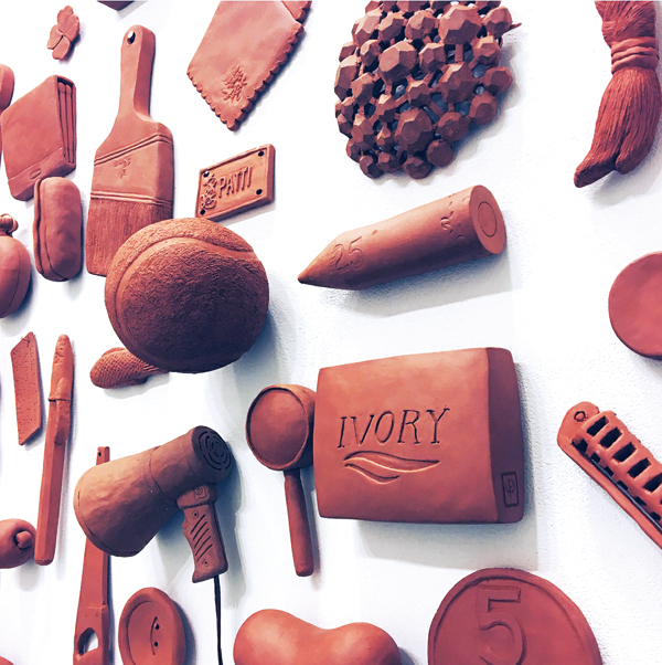 1 Pattie Chalmers’ Every Day I Think of You (detail), earthenware, 2018.