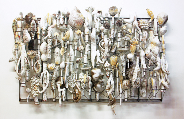 3 Pale Field, 6 ft. 6 in. (2 m) in length, ceramic, steel, 2017–18. 