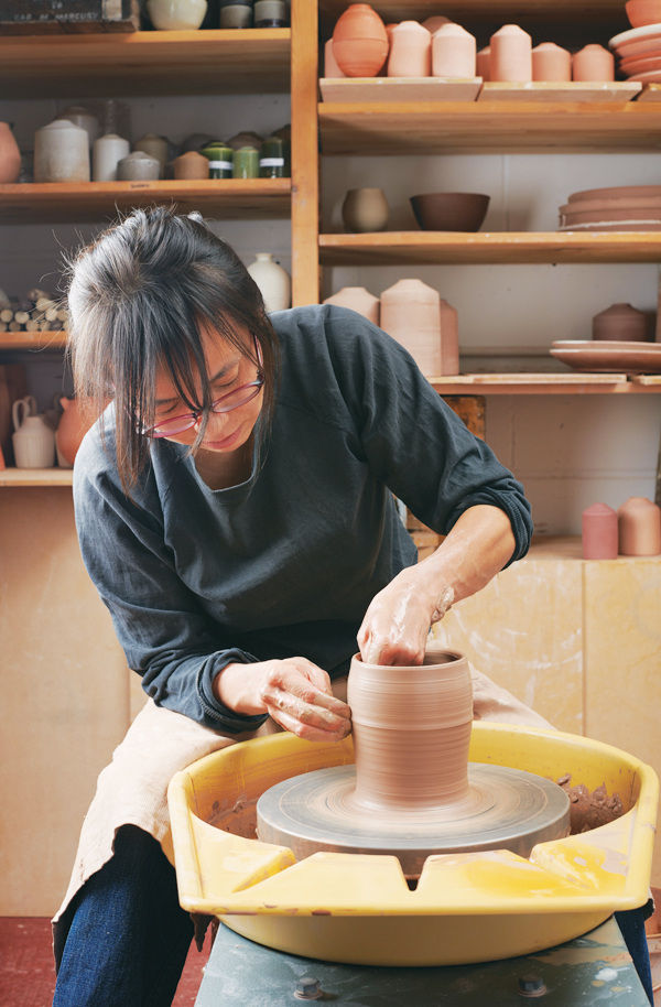 1 Mizuyo Yamashita in the studio. Photo: Nigel Wright. 