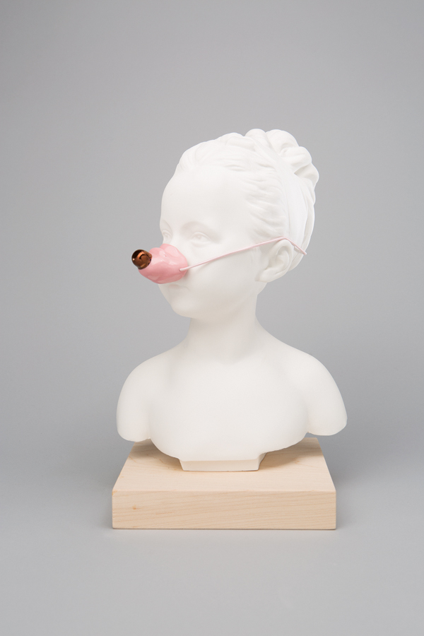  2 Nuria Torres Dominguez’ Louise con Mascara Agrietada, press-molded porcelain, slip-cast colored porcelain, enamel, elastic, wooden base, 2017. Photo: Nicolas Lieber. Ariana Museum Collection, Geneva Purchase. 