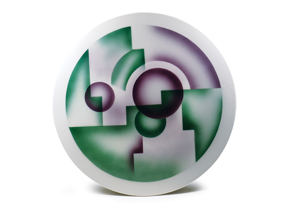 1 Theodor Paetsch’s plate, 11½ in. (29 cm) in diameter, molded earthenware, airbrushed decoration, 1930. Courtesy of the Collection of Natalie Mouriquand. Photo: Nathalie Mouriquand.