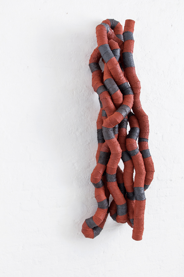 3 Martin Bodilsen Kaldahl’s Spatial drawing #20, 5 ft. 5 in. (1.6 m) in height, earthenware, slips, 2017. Photo: Ole Akhøj. 