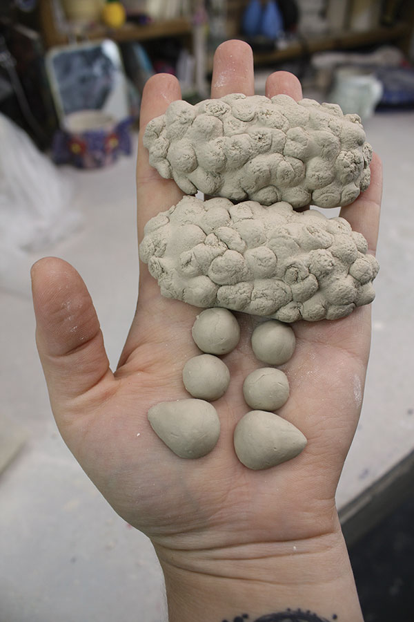7 The features needed to make a double-sided cup (2 ears, 4 eyes, and 2 noses).
