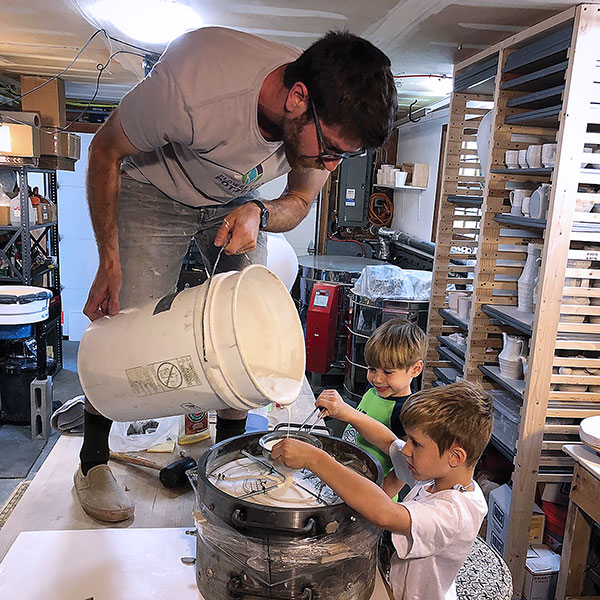 5 Peltzman pouring Ceramical with the assistance of his two sons, Grayson and Leo. 3, 5 Photos: Pam Peltzman.