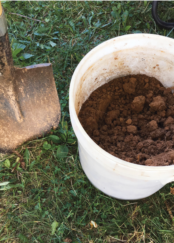 2 After filling the bucket, water can be added, or it can be processed dry.