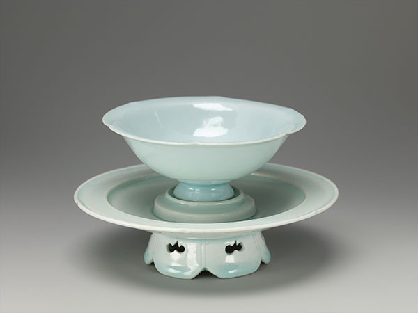 1 Flower-shape wine cup and stand, porcelain, Qingbai ware, Chinese, Northern Song dynasty, 960–1127 CE. Photo: Bruce M. White. 