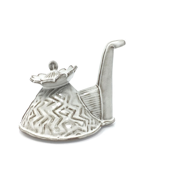 10 Jen Allen’s oil ewer, 6 in. (15 cm) in height, stoneware, 2019.
