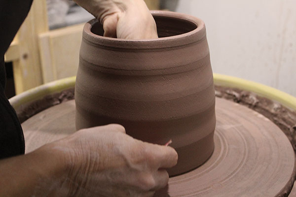 1 Throw a bottomless cylinder around 7–10 inches tall and 7–9 inches in diameter.