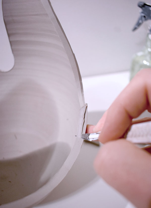 8 Taper the edges of the basket using a scalpel held at roughly a 45° angle.