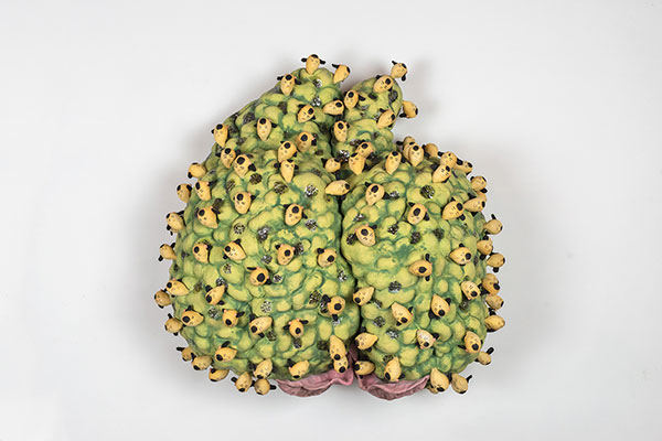 cathy-lu-peach-with-heads-2018-20x20x6-inches-ceramic-with-underglaze-and-luster