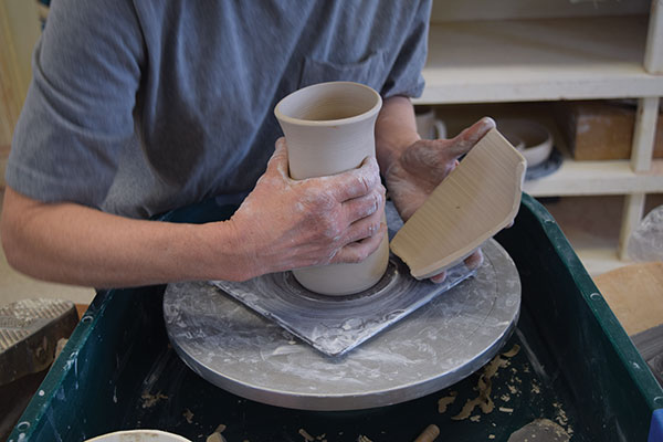 8 Remove the pocket and deepen the indentations. Fix the rim back to round.