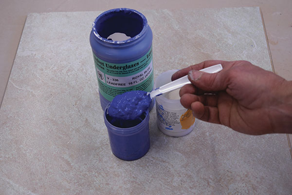 4 Mix Mayco Silkscreen Medium into Amaco Velvet underglaze and stir to the consistency of thick pudding.