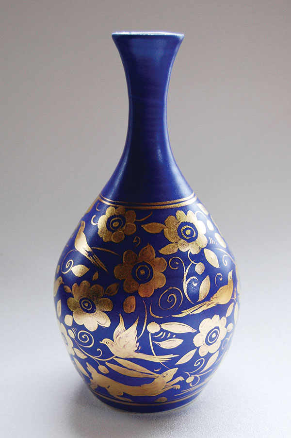 7 Golden Spring, 10 in. (25cm) in height, porcelain, cobalt glaze, fired in oxidation, 24K Dresden gold luster, 2016. Photo: Corey Fitch.