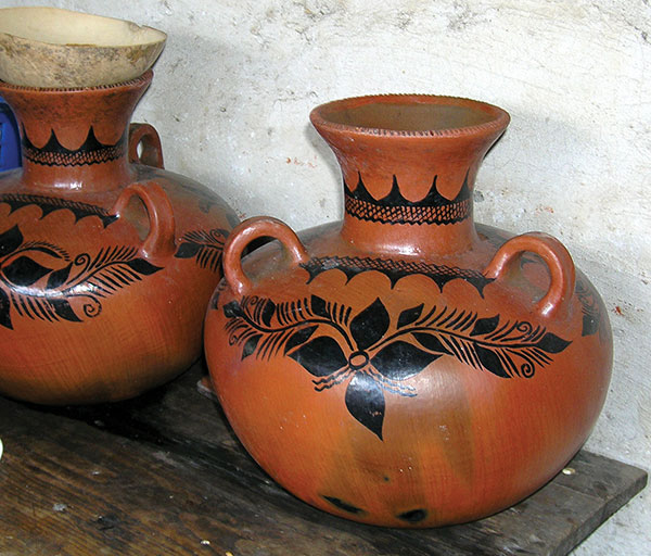 7 Traditional jugs made by women potters in San Luis Jilotepeque. Photo: Ruth Rosenfeld.