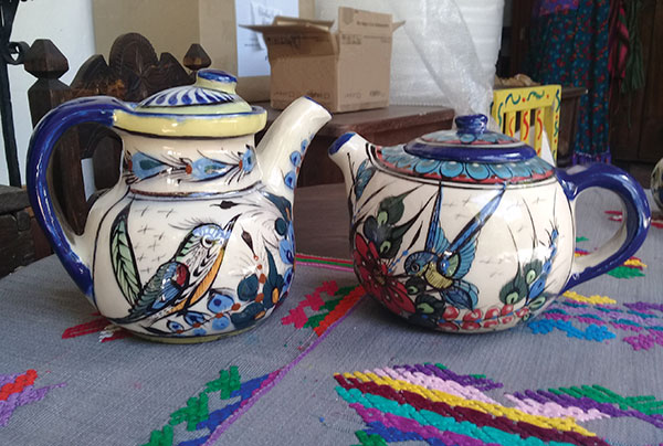 9 Teapots with bird motifs made by potters in San Antonio Palopó. Photo: Casa de los Gigantes.