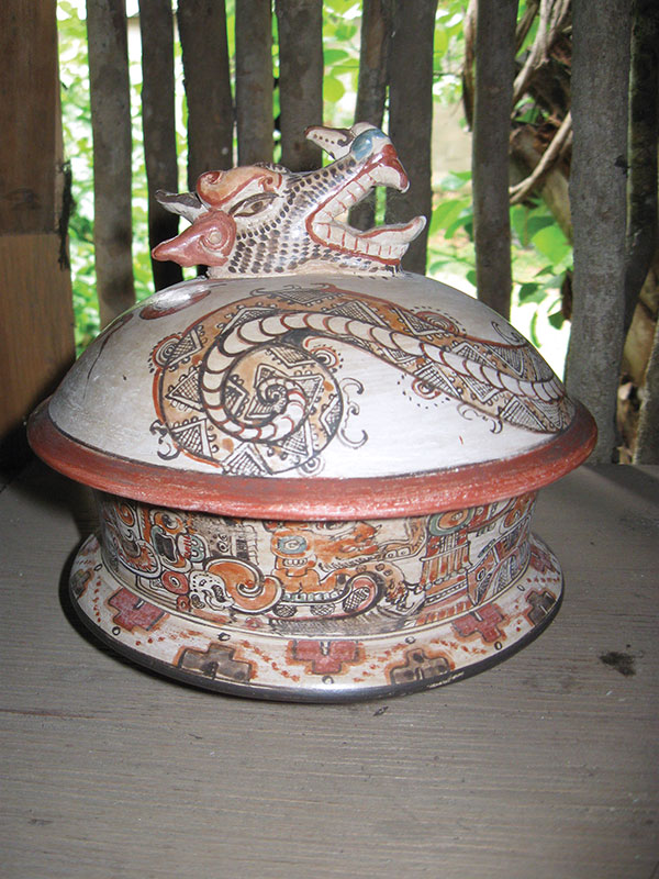 8 Patricia Morales’ lidded vessel. 