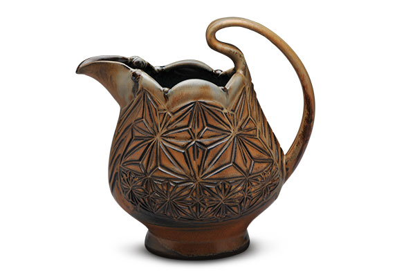 1 Bradley Keys’ Kumiko Prairie Pitcher, 12 in. (30 cm) in height, carved stoneware, glaze, 2020.