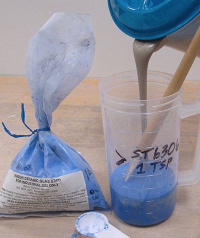 4 Mix Mason stain with water before adding to the slip.