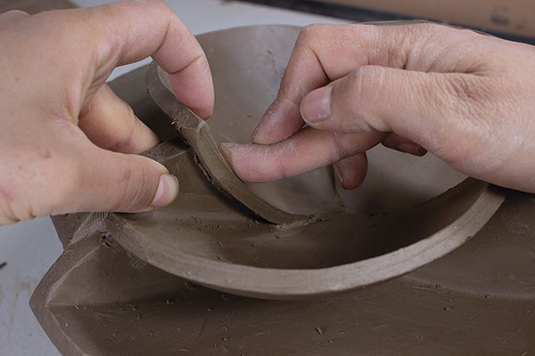 15 Large openings allow for proper support and compression from multiple angles.