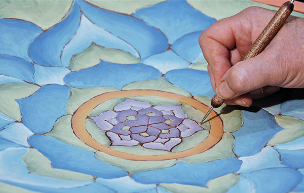 8 When all painting is complete, go back over the original lines with the stylus to expose a clean line of your clay body.