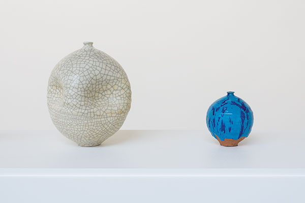 Installation view of Doyle Lane “Weed Pots” at David Kordansky Gallery. Courtesy of David Kordansky Gallery, Los Angeles. Photo: Jeff McLane.