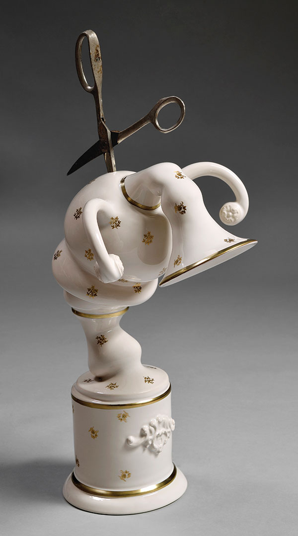 6 La vengeance d’une femme de chambre, 22¼ in. (57 cm) in height, porcelain, glaze, decals, burnished gold, scissors, 2015. Photo: Daniel Roussel.