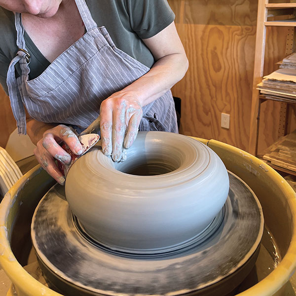 5 The joined walls create an air pocket, providing resistance while shaping with ribs.
