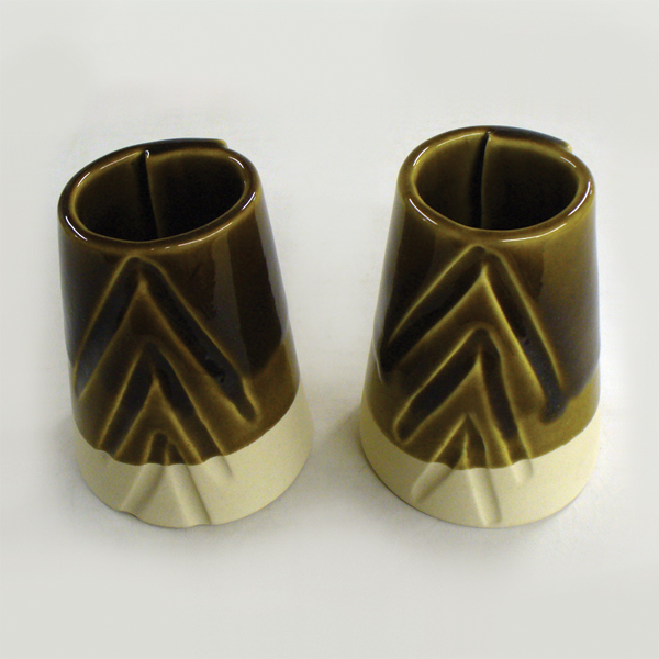 3 Alberta Slip fired at cone 6 using 20% Ferro frit 3134 (left) and 20% Ferro frit 3249 (right). Photos: Courtesy of Plainsman Clays Limited.