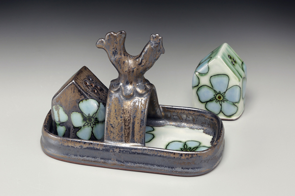 Farmhouse Salt and Pepper Shakers in Caddy, to 6½ in. (17 cm) in length, earthenware, porcelain slip, sgraffito, Patina copper wash, layered glazes, including Odyssey Clear, Amaco Celadon Sky Blue C-21, and Spectrum Glaze Gold Rain 1114, fired to cone 5, 2016. Photos: Tim Barnwell.