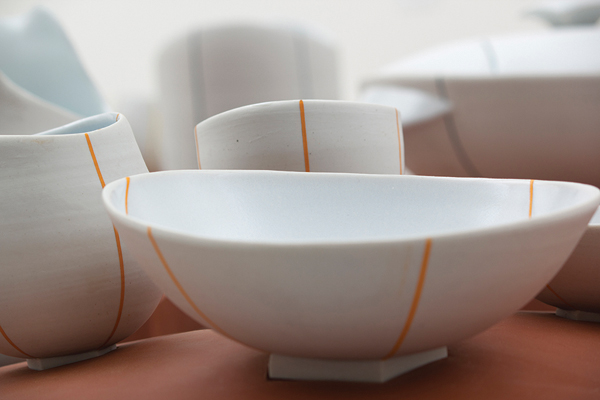 3 Camila Friedman-Gerlicz’s dinnerware set (detail), up to 8 ft. (2.4 m) in length, porcelain. Photo: Brian Giniewski.