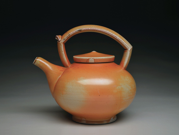 1 Tyler Gulden’s teapot, 7 in. (18 cm) in height, soda-fired porcelain, 2014.