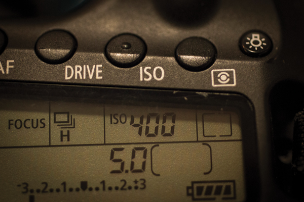 7 On manual, the LCD panel shows the ISO is set for 400 with an aperture of 5.