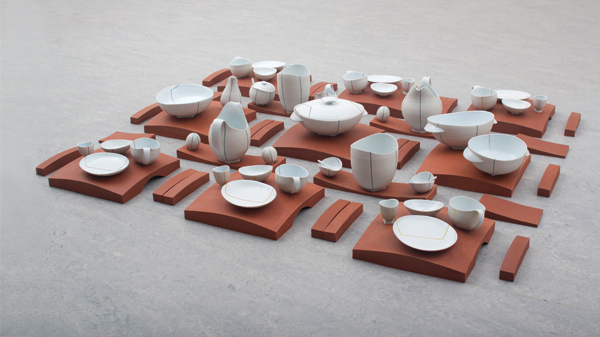 2 Camila Friedman-Gerlicz’s dinnerware set (overall), up to 8 ft. (2.4 m) in length, porcelain. Photo: Brian Giniewski.