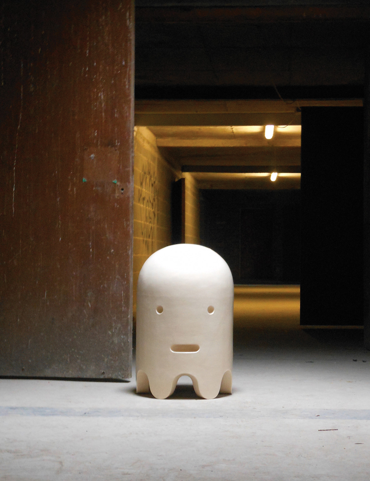 3 James Rigler’s The Severed Head, 27½ in. (70 cm) in height, glazed earthenware, 2013.